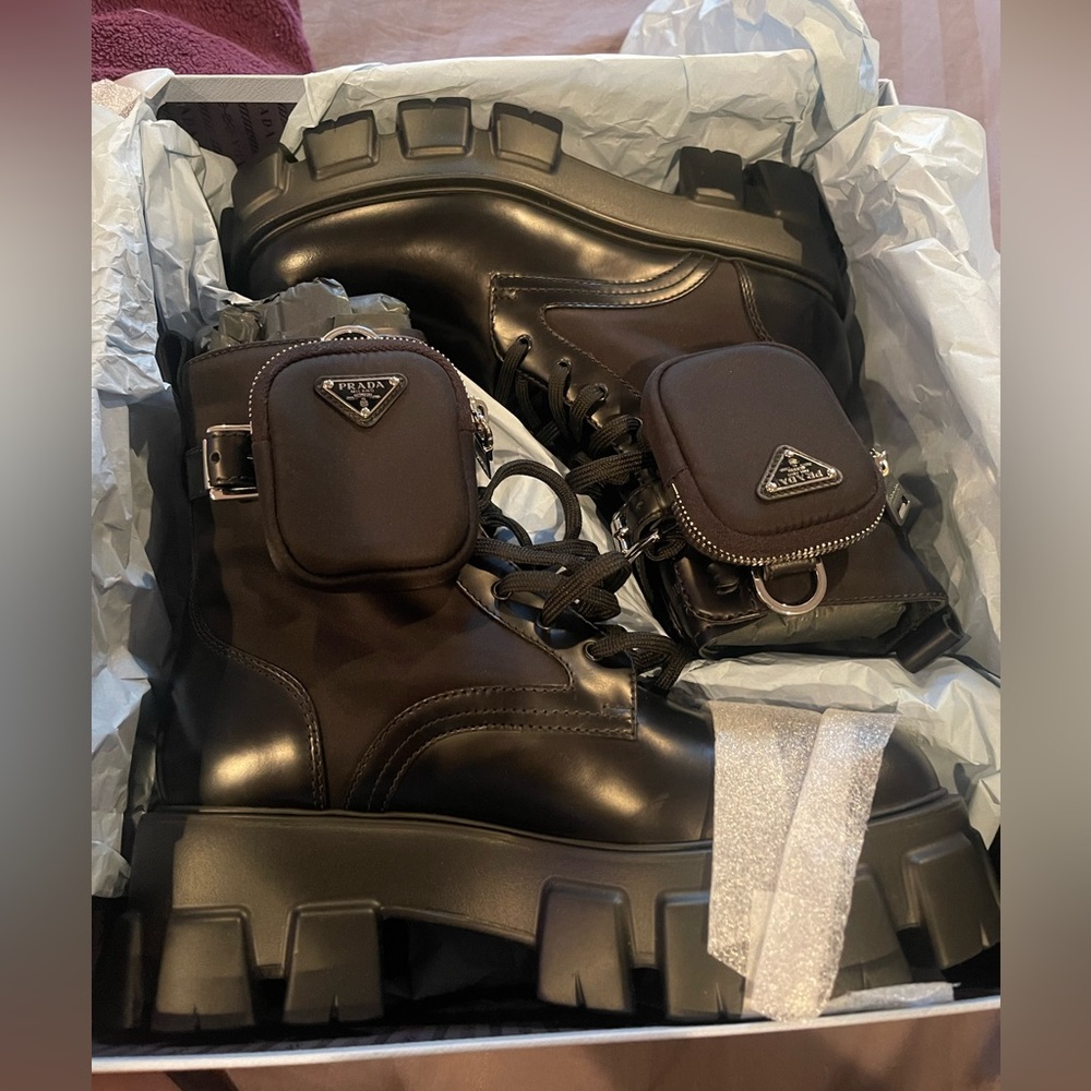 Brand new men’s Prada boots never worn